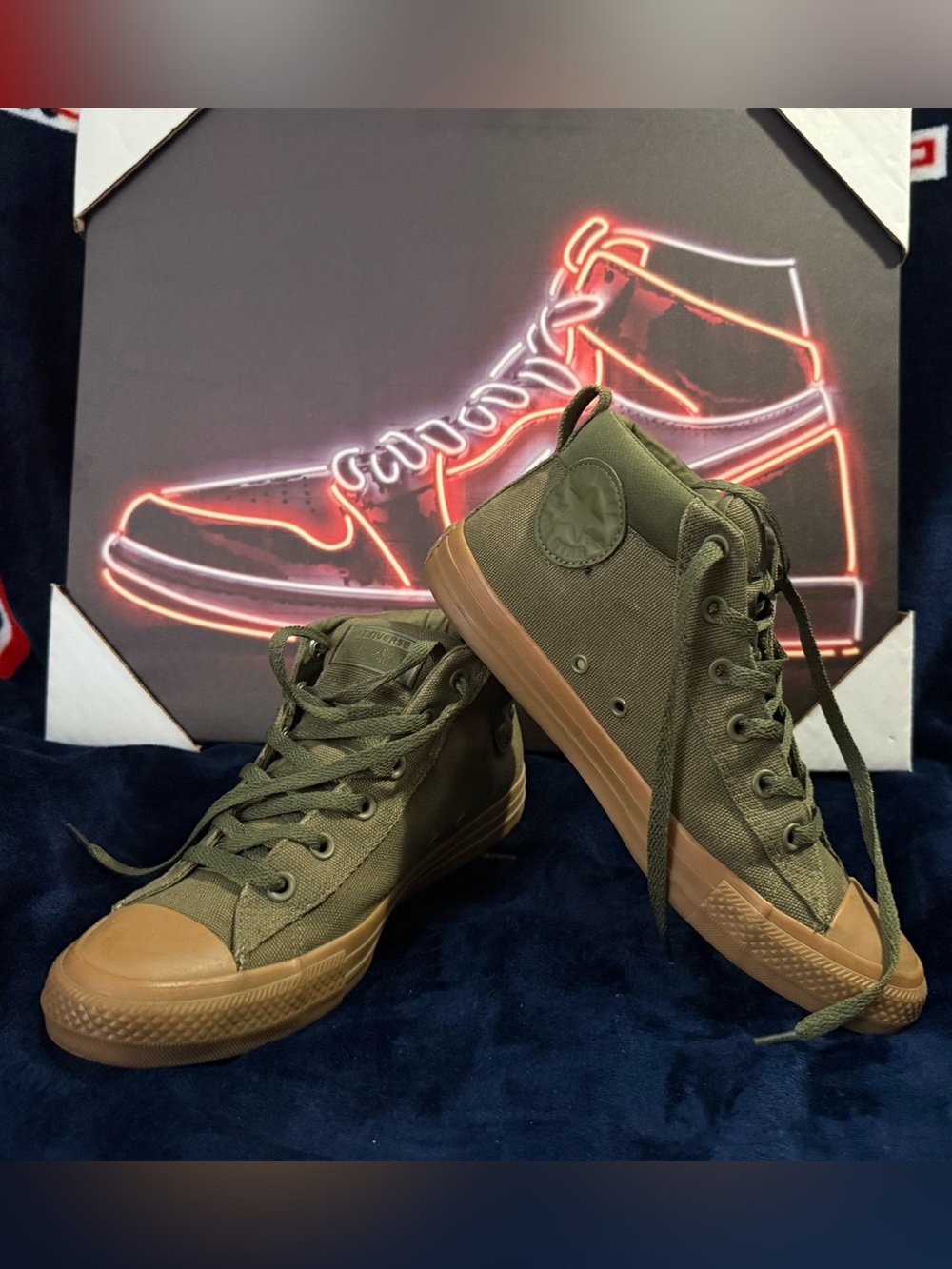 Converse Mens Olive Green High-Top Canvas Sneakers with Gum Sole Size 8.5